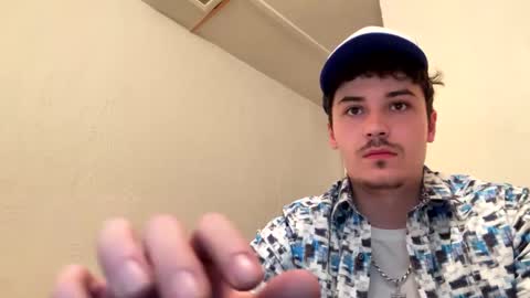 yungstudbev online show from 10-08-25, 05:38