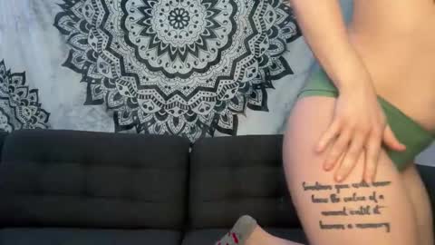 yurdreams_22 online show from 03-02-26, 02:35