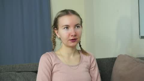 Alesia online show from 12-23-25, 07:39