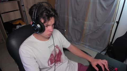 yurii_moody online show from 12-06-24, 02:02