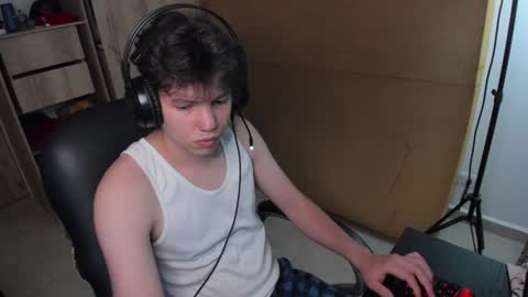 yurii_moody online show from 12-21-24, 02:30