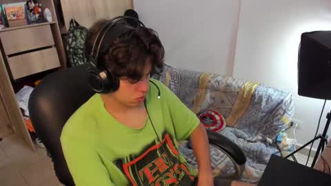 yurii_moody online show from 10-17-25, 05:04