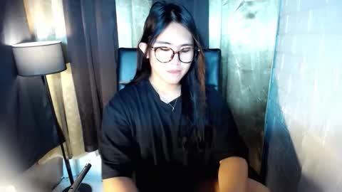 Snapshot of yuriyumixx_xoxo chatting on 10-28-25, 09:39 yuriyumixx_xoxo online show from 10-28-25, 09:39