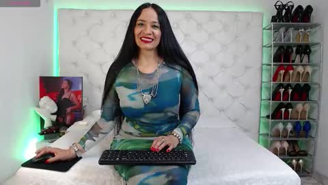 Snapshot of yury_m2_ chatting on 10-08-25, 02:53 2 online show from 10-08-25, 02:53