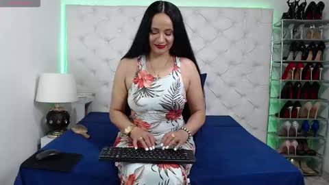 Snapshot of yury_m2_ chatting on 11-27-25, 04:03 2 online show from 11-27-25, 04:03