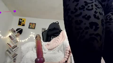 paola online show from 03-01-25, 11:04