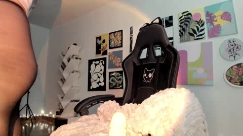 paola online show from 09-15-25, 08:20