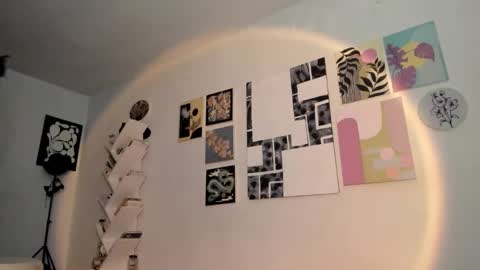 paola online show from 12-17-25, 10:16