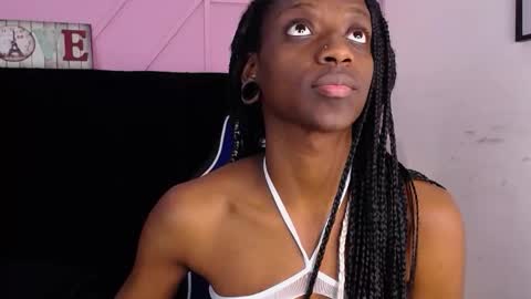 Snapshot of yuya_mbb chatting on 09-25-25, 08:56 Yuya online show from 09-25-25, 08:56