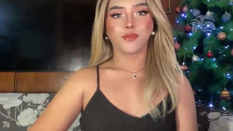 Snapshot of yvonne_guidotti chatting on 12-10-24, 05:00 Miss Cali online show from 12-10-24, 05:00