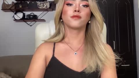 Snapshot of yvonne_guidotti chatting on 12-11-24, 10:16 Miss Cali online show from 12-11-24, 10:16