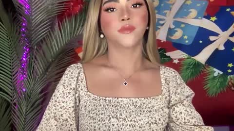 Snapshot of yvonne_guidotti chatting on 12-29-24, 07:32 Miss Cali online show from 12-29-24, 07:32