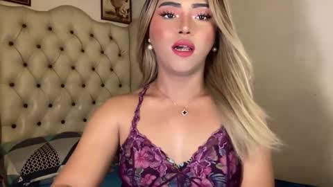 Snapshot of yvonne_guidotti chatting on 01-07-25, 12:09 Miss Cali online show from 01-07-25, 12:09