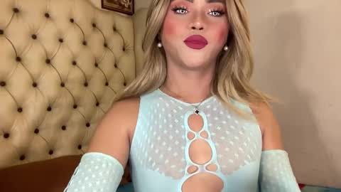 Snapshot of yvonne_guidotti chatting on 02-01-25, 02:05 Miss Cali online show from 02-01-25, 02:05