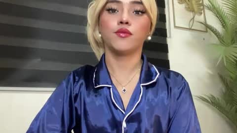 Snapshot of yvonne_guidotti chatting on 03-06-25, 08:52 Miss Cali online show from 03-06-25, 08:52