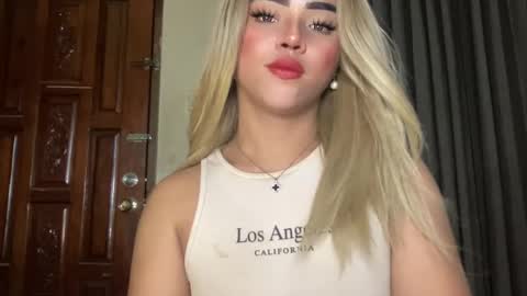 Snapshot of yvonne_guidotti chatting on 03-11-25, 09:48 Miss Cali online show from 03-11-25, 09:48