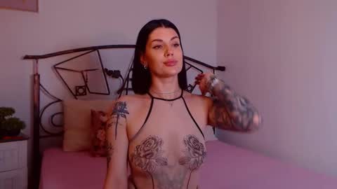 I V Y   online show from 02-19-26, 09:55