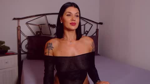Snapshot of yvonneeverlee chatting on 07-10-26, 09:06 I V Y online show from 07-10-26, 09:06