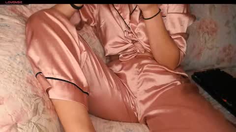 Snapshot of yzza_suave chatting on 11-11-25, 09:59 yzza_suave online show from 11-11-25, 09:59