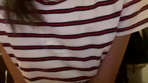 Snapshot of yzza_suave chatting on 11-15-25, 11:43 yzza_suave online show from 11-15-25, 11:43