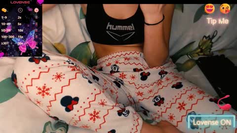 Snapshot of yzza_suave chatting on 12-02-25, 02:45 yzza_suave online show from 12-02-25, 02:45