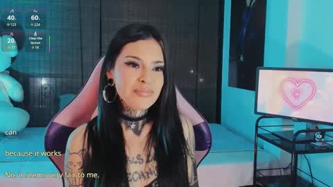 Snapshot of z_e_t_h_a chatting on 11-08-25, 05:40 tazzie online show from 11-08-25, 05:40