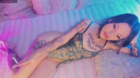 Snapshot of z_e_t_h_a chatting on 01-07-26, 03:42 tazzie online show from 01-07-26, 03:42