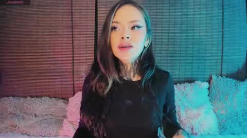 Snapshot of z_e_t_h_a chatting on 01-15-26, 07:02 tazzie online show from 01-15-26, 07:02