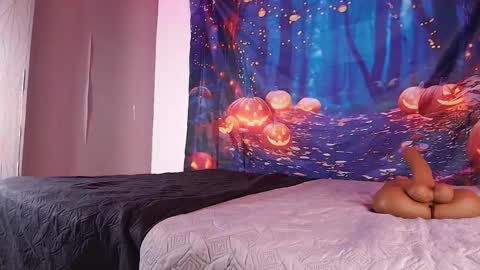 Snapshot of z_zoe_ chatting on 10-12-25, 03:05 Zoe online show from 10-12-25, 03:05