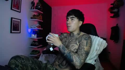 zac_muller1 online show from 04-11-26, 07:45