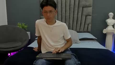 Zack Dehaan online show from 06-19-26, 04:06