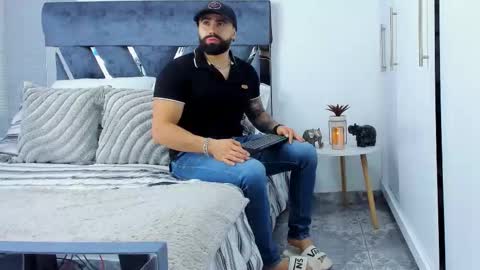 Richard online show from 11-26-25, 01:01