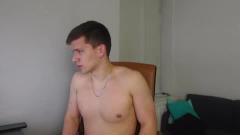 ZACK GILLIAN online show from 05-04-26, 07:54