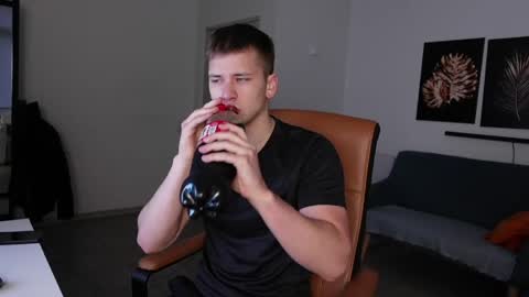 ZACK GILLIAN online show from 05-22-26, 02:40