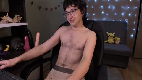 Snapshot of zackstivensen chatting on 01-09-25, 12:03 Zachary next stream on monday online show from 01-09-25, 12:03