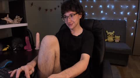 Snapshot of zackstivensen chatting on 01-10-25, 11:39 Zachary next stream on monday online show from 01-10-25, 11:39