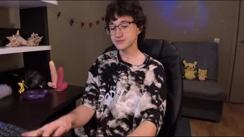 Snapshot of zackstivensen chatting on 01-24-25, 12:09 Zachary next stream on monday online show from 01-24-25, 12:09