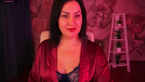 Zafiramoonn online show from 12-16-25, 02:33