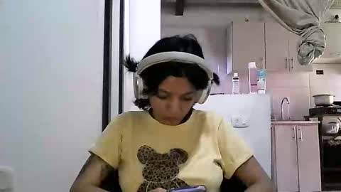 Snapshot of zafiro_rubi chatting on 05-09-26, 02:55 Zafiro online show from 05-09-26, 02:55