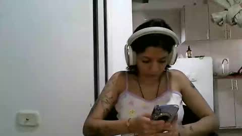 Snapshot of zafiro_rubi chatting on 05-25-26, 05:19 Zafiro online show from 05-25-26, 05:19
