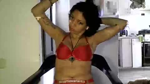 Snapshot of zafiro_rubi chatting on 06-01-26, 12:18 Zafiro online show from 06-01-26, 12:18