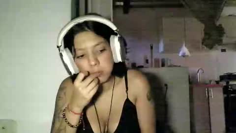 Snapshot of zafiro_rubi chatting on 06-07-26, 05:49 Zafiro online show from 06-07-26, 05:49