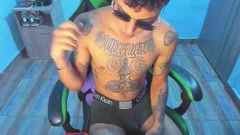 BiG Zafiro online show from 12-14-25, 11:48