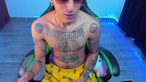 Snapshot of zafirocum chatting on 05-16-26, 12:15 BiG Zafiro online show from 05-16-26, 12:15