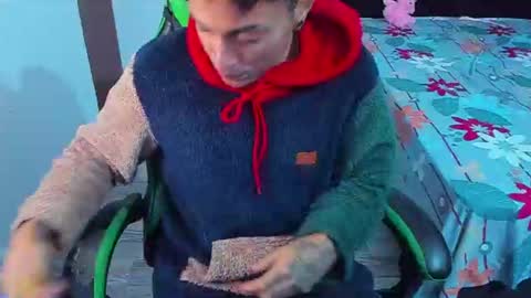 BiG Zafiro online show from 06-17-26, 10:39