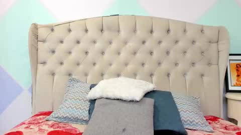 Zahara online show from 12-22-25, 12:02