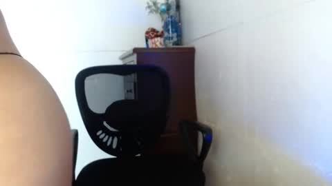 Zahi ... wants to play with everyone...yessss online show from 05-26-26, 04:25