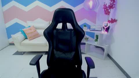 Zahira  online show from 02-25-26, 05:33