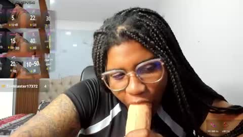 Snapshot of zahra_rose chatting on 06-25-26, 08:57 zahra_rose online show from 06-25-26, 08:57