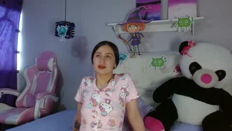 Snapshot of zaida_1 chatting on 10-24-25, 01:51 Zaida online show from 10-24-25, 01:51